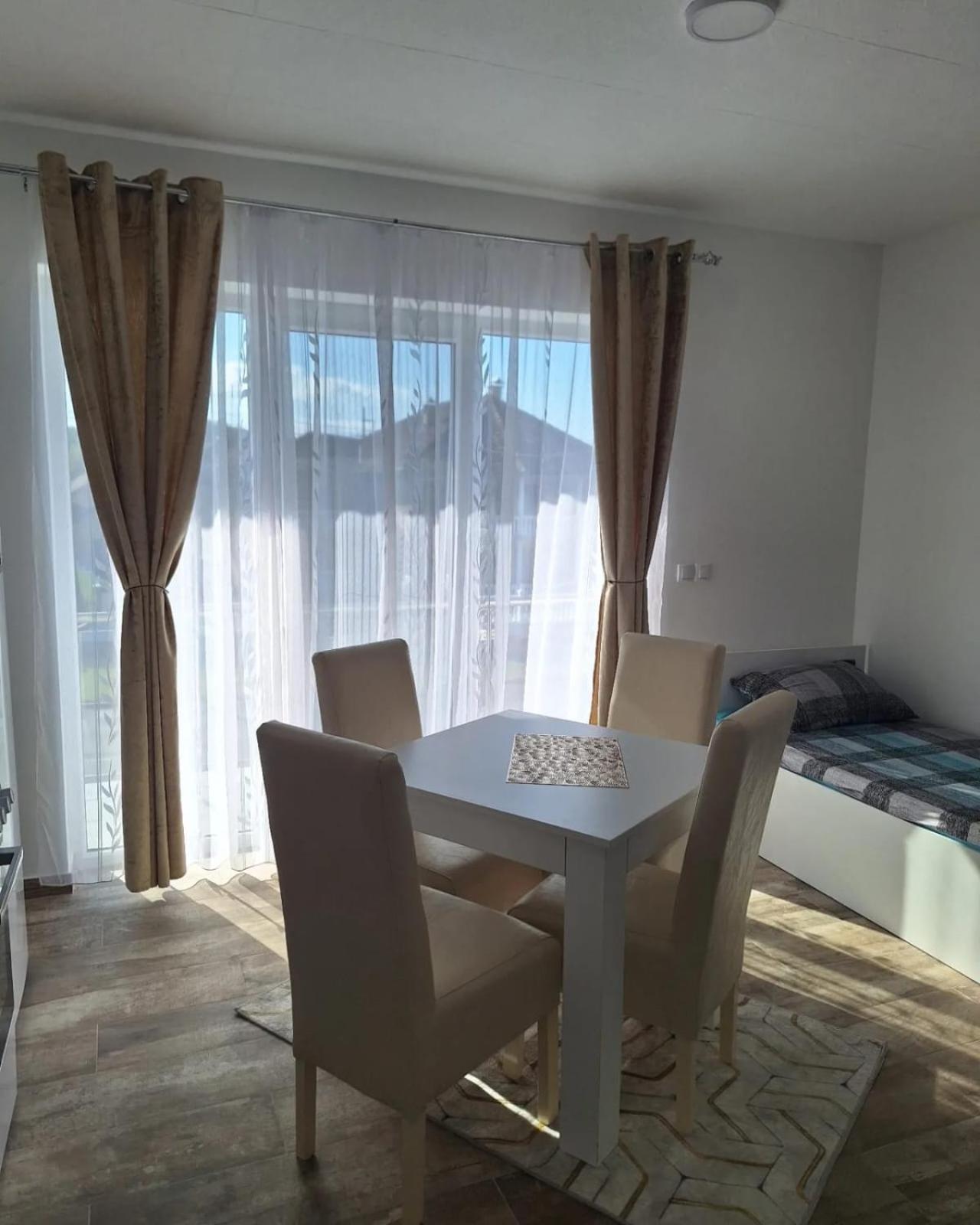 Apartmani Koki Kladovo Eksteriør billede